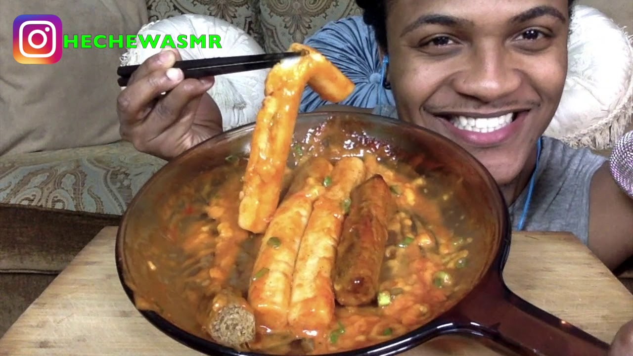 SPICY CHEESY GIANT RICE CAKES W/ SAUSAGE - YouTube