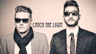 Adriatique - Catch The Light