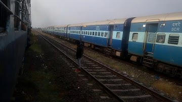 Tapovan Express meets Marathwada Express at Tarur