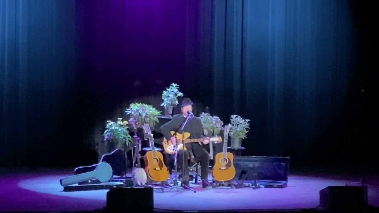 Roger McGuinn - Mr. Spaceman - YouTube