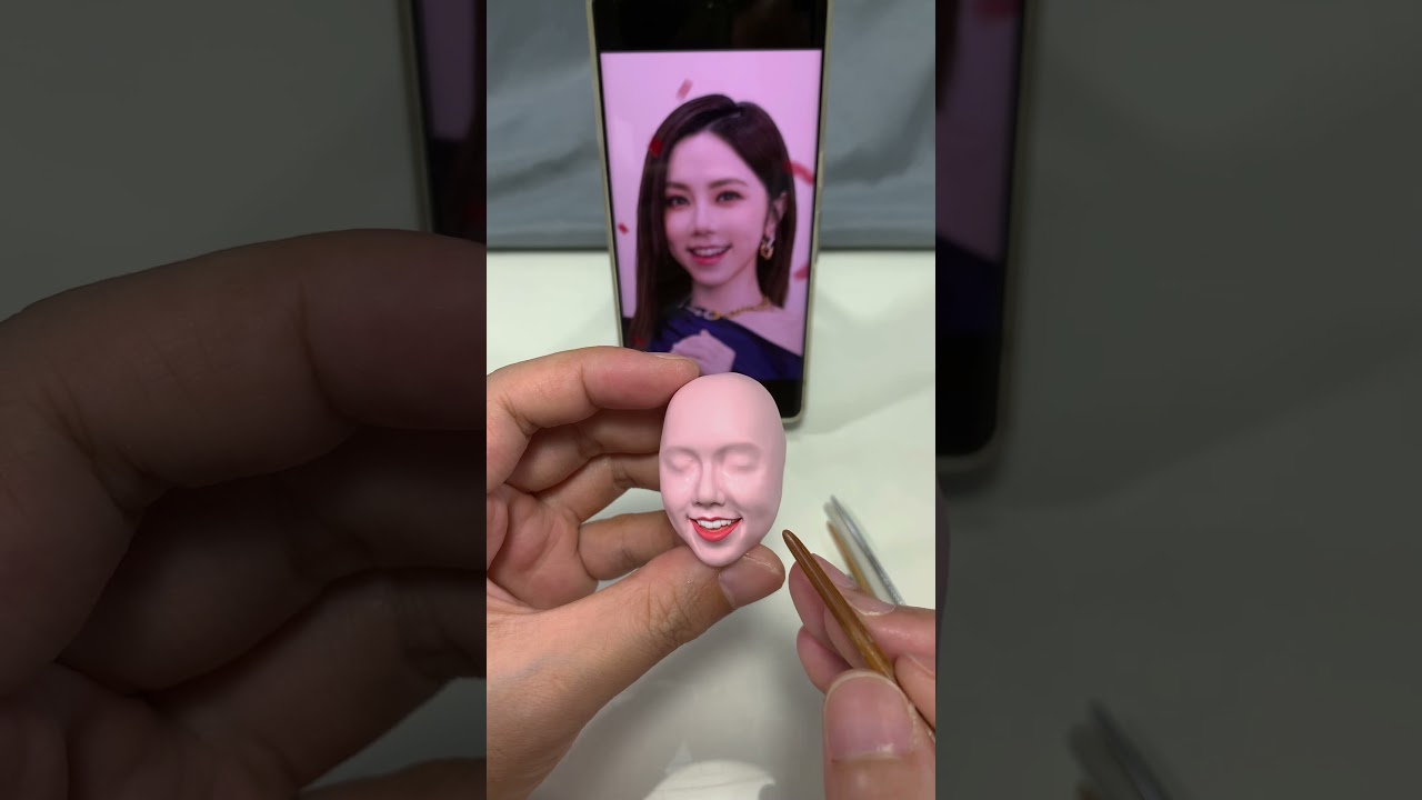 Clay Artisan JAY ：Bringing G.E.M. to Life in Clay