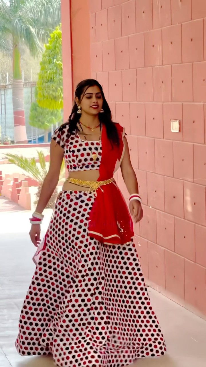 बोल दीवानी ऐसे में दिल ❤️ #shorts #meenu #trending #ytshorts
