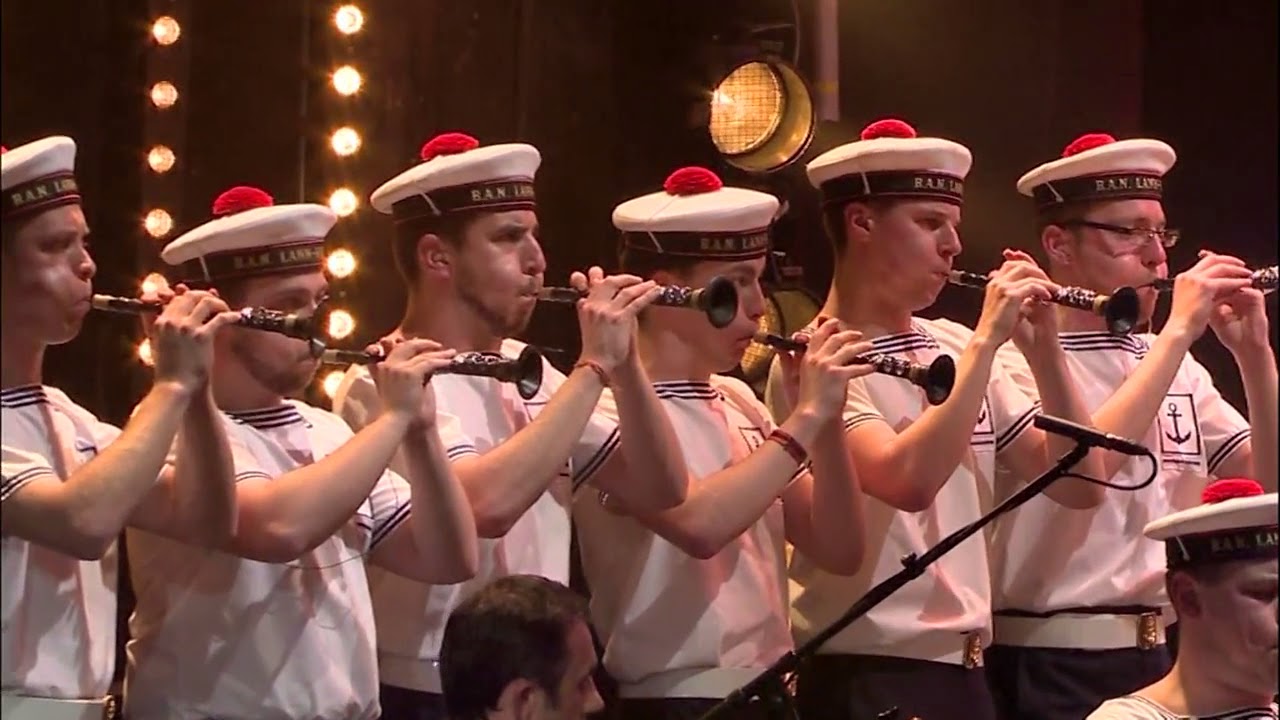 MUSIQUES ET CHOEUR DE L ARMEE FRANCAISE - YouTube