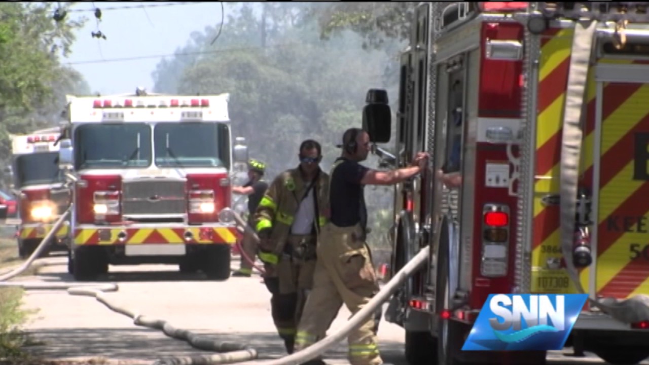 SNN: Sarasota County Firefighters Battle Brush Fire