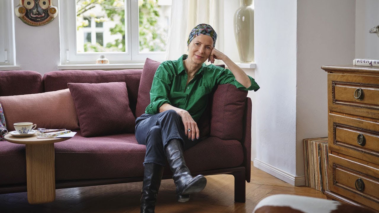 Kitty Kahane’s studio flat embraces a collage of old and new | Vitra Home Stories for Winter 2024