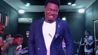 THIS IS SO INTENSE.. Ola Samuel and the Unscripted Crew Live praise session 11.0