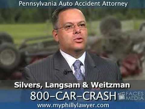 how much do car accident lawyers make