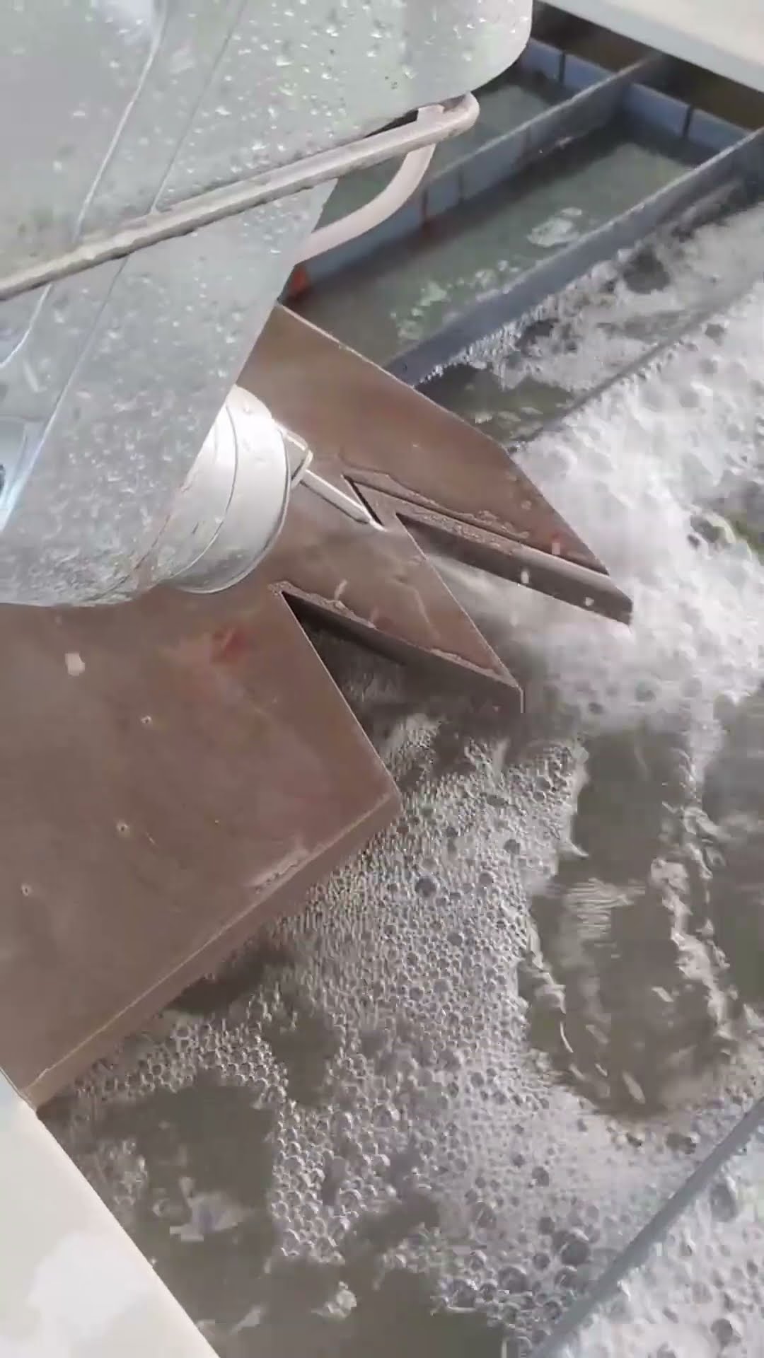 Water knife cutting steel plate bevel process- Good tools and machinery make work easy