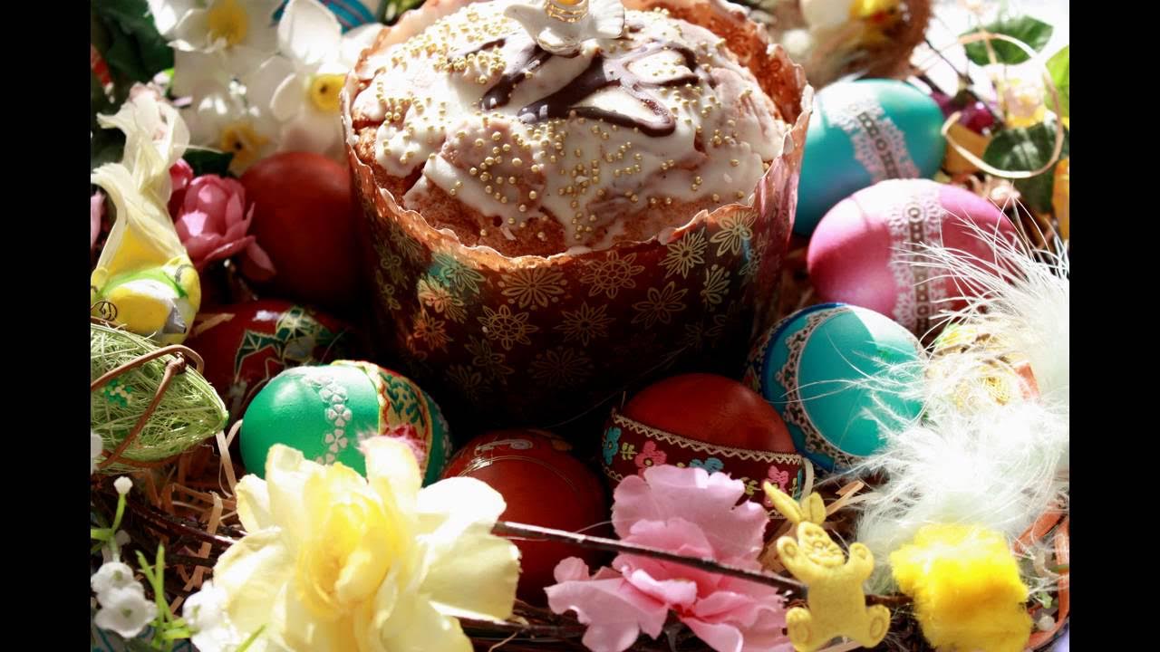 праздничный пасхальный стол. пасха зима. фолькер крафт пасхальное дерево. пасха зима. дерево для украшений.