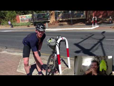 Video: Den brittiske ryttaren Mike Hall dödades efter att ha blivit påkörd av en bil under Indian Pacific Wheel Race