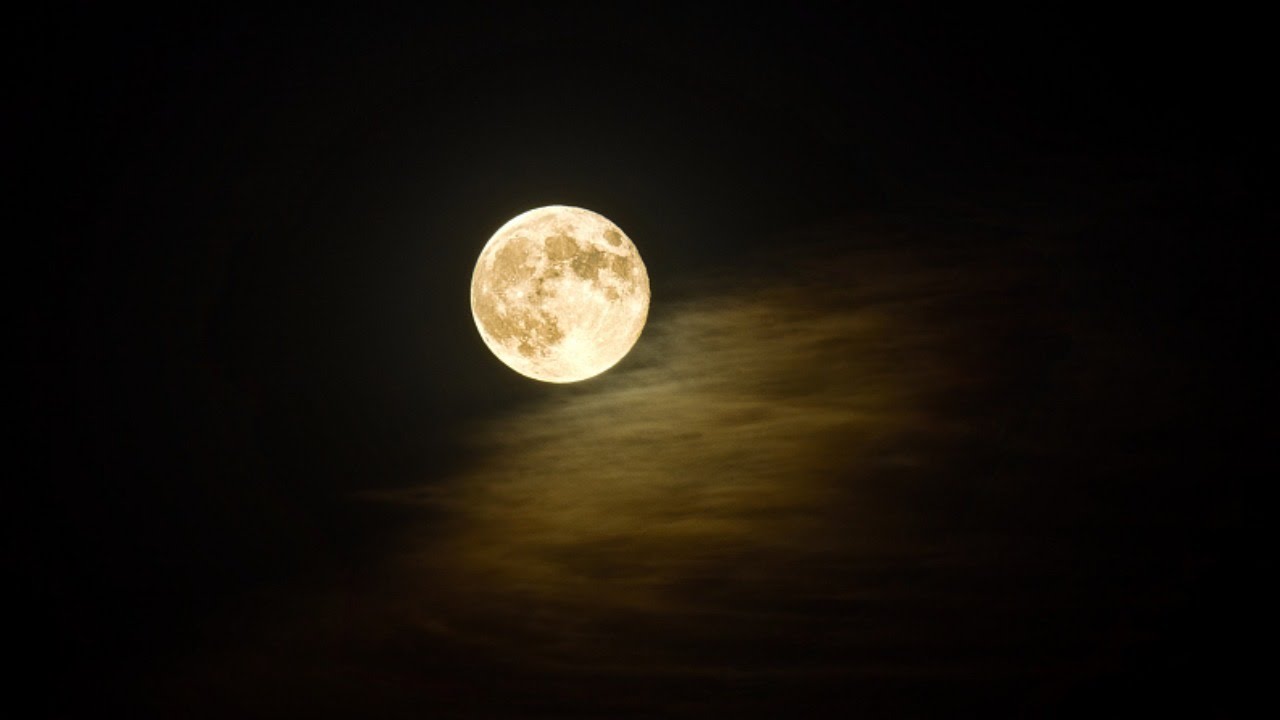 Live: First supermoon of 2021 seen in Hong Kong and New Dehli - YouTube