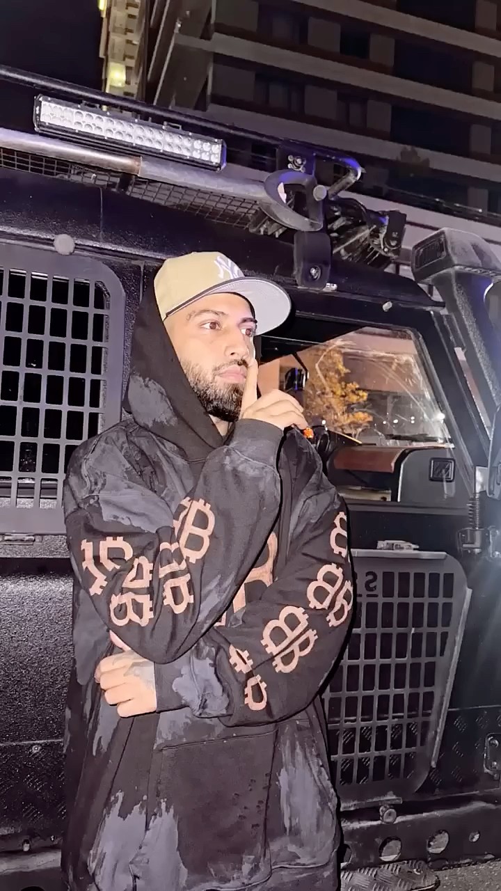 Defender ? | Avvy Sra x Gurlej Akhtar x Sukh E Muzical Doctorz #youtubeshorts #ytshorts  #shorts