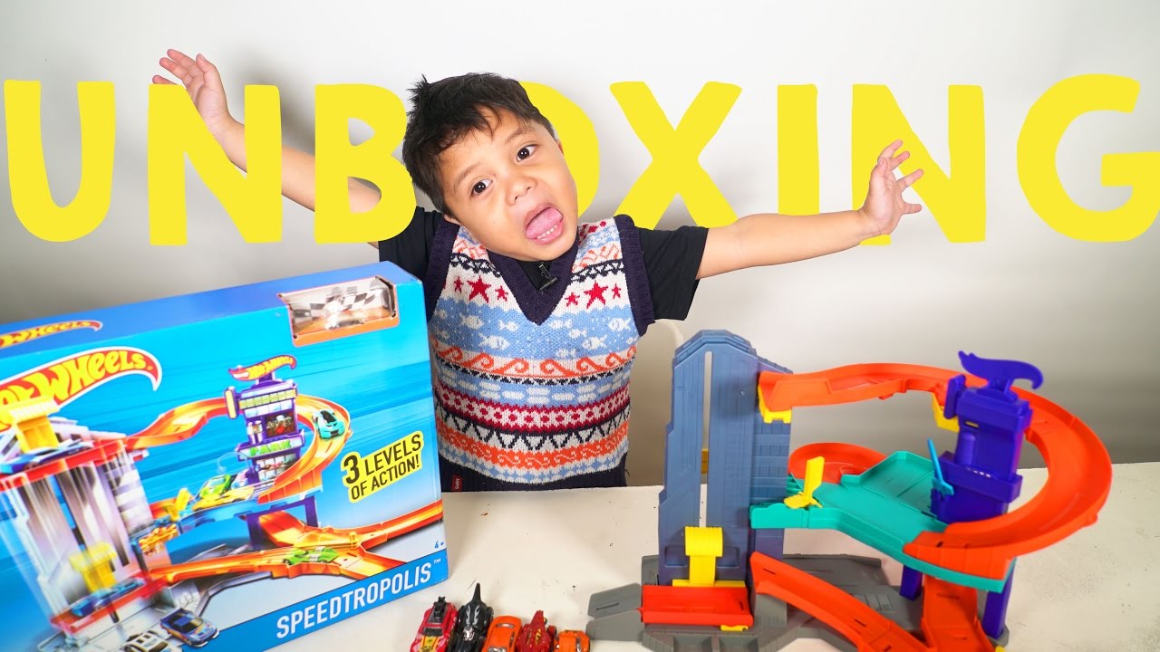 NOAH UNBOXING - BELI MAINAN MOBIL CARS 3 - THUNDERHOLLOW CHALLENGE - FIREBALL BEACH RUN. 