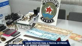 Quadrilha de roubos a ônibus e de carga é presa em Uberlândia - parte 1 Quadrilha de roubos a ônibus e de carga é presa em Uberlândia - parte 1