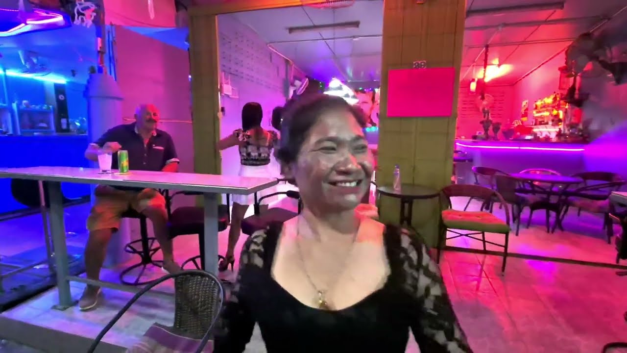 🇹🇭 Hua Hin,  Soi Bintabaht and Hilton area  -  Thailand Noveber 2024