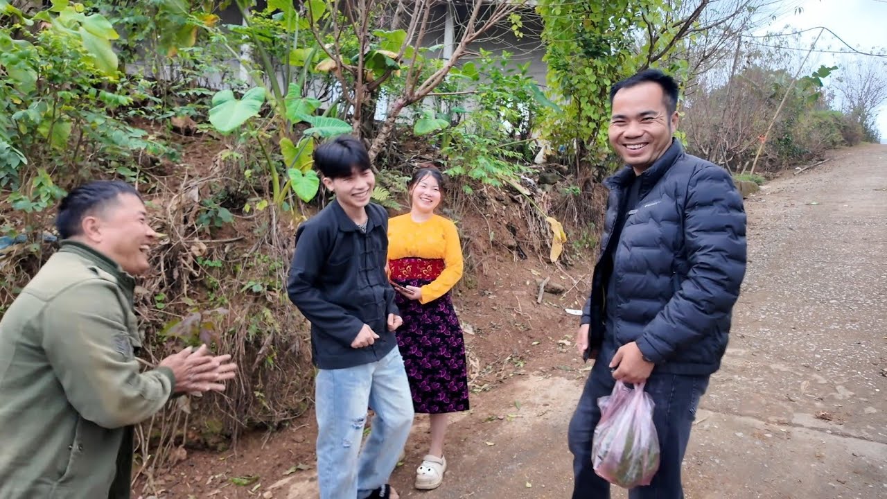 Sự béo Lang Thang vào bản xin cơm 2 vợ chồng trẻ đi mời cưới 25 triệu. Nguyễn Tất Thắng