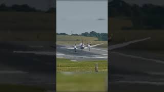 Incredible Windy Landing And Amazing Pilot Skills