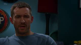 Pete Tells Ross His Treatment of Debbie Was Wrong - Emmerdale