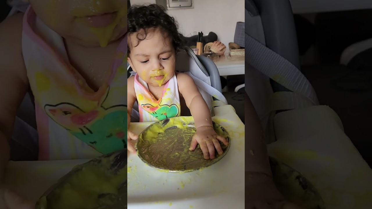 Messy meals = learning to eat independently 🥣💛