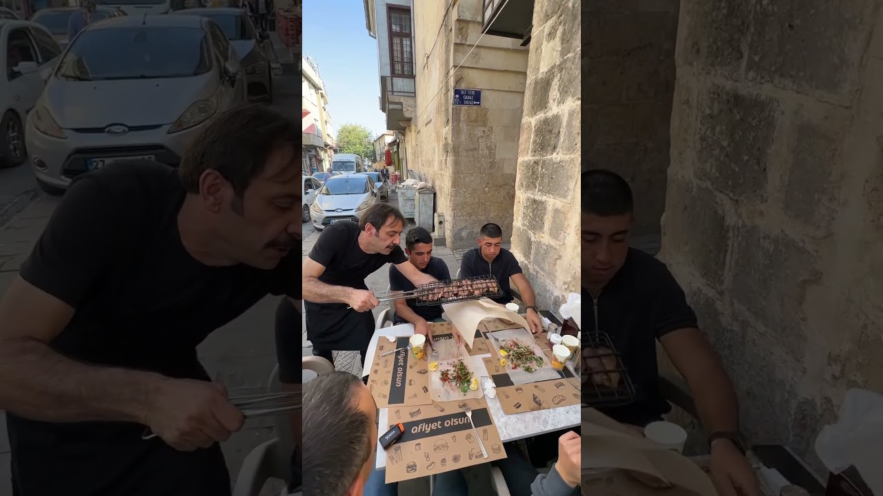 Diğer mahalleye masa açan kebapçı #food #streetfood #youtubeshorts #foodie #travel