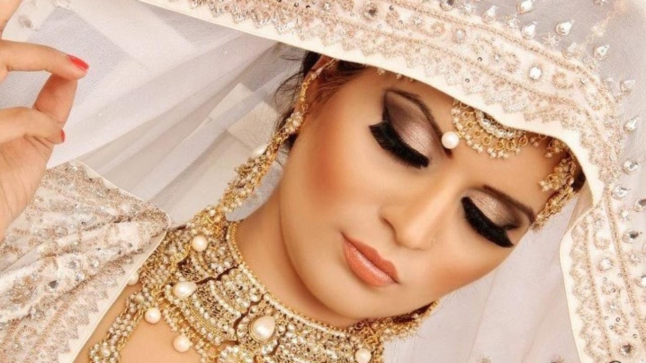 Iqra Aziz Beautiful pakistani dresses Pakistani girl Iqra aziz HD phone  wallpaper  Pxfuel