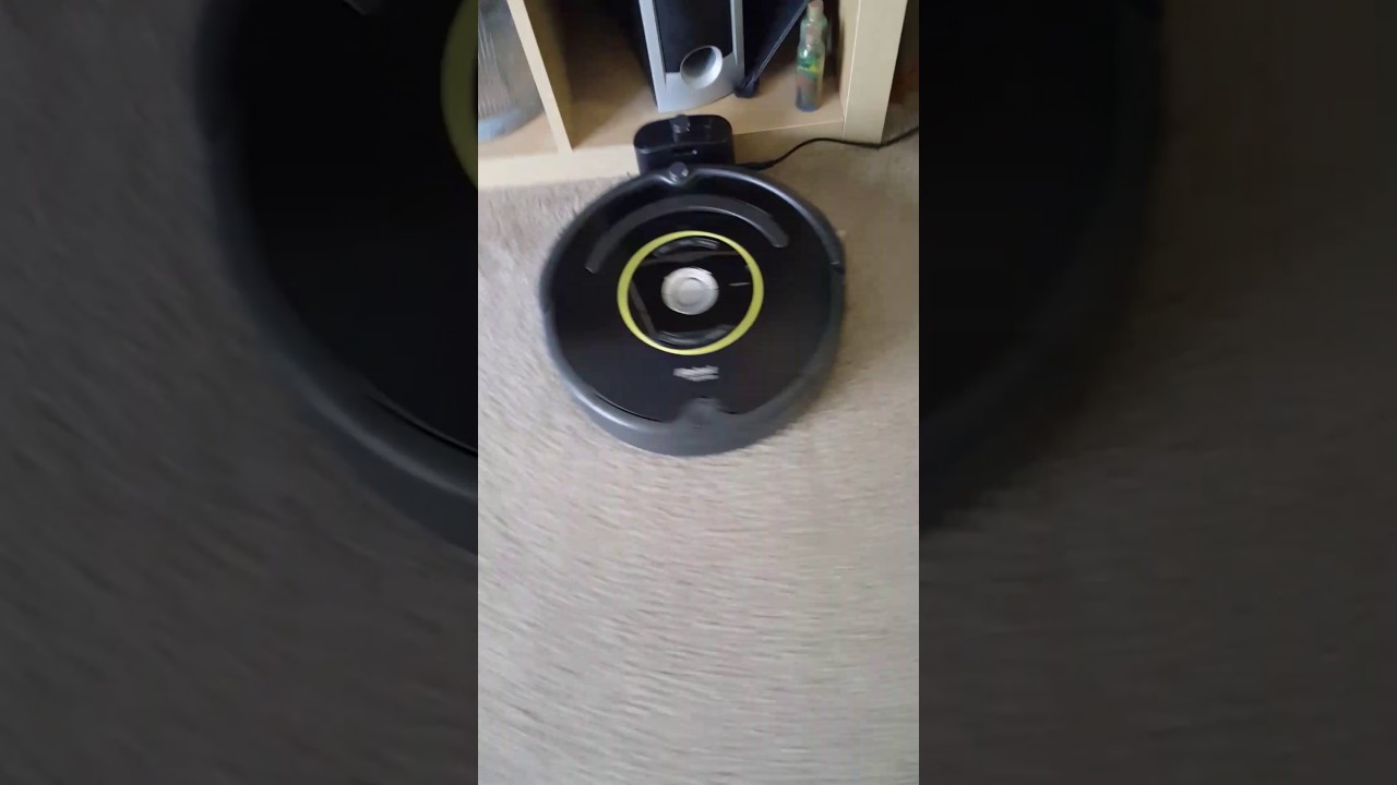Irobot Roomba 650 Charging With A Clean Floor You Irobot Roomba 650 Charging With A Clean Floor