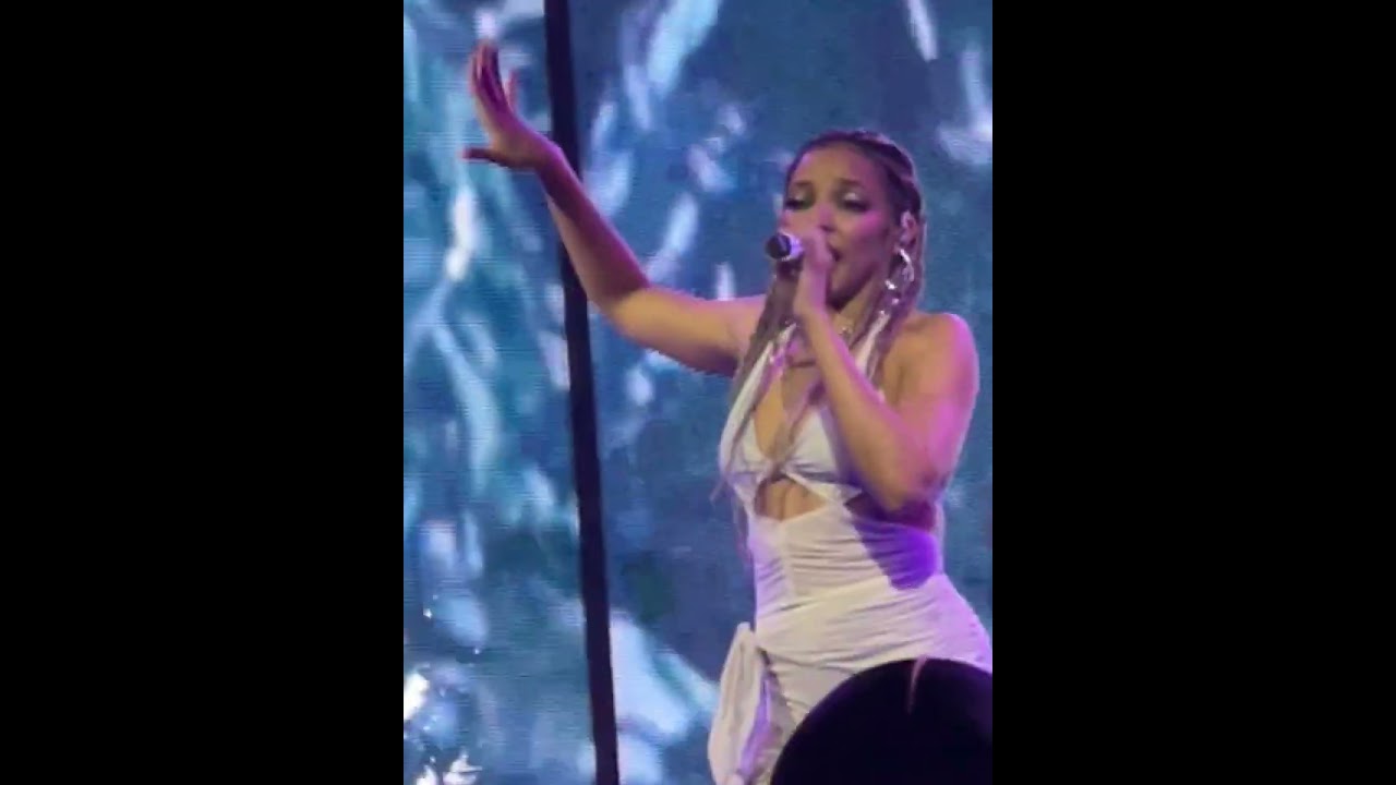 Tinashe - Thirsty Live in Brooklyn November 2024 (vertical)