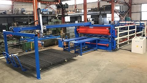 Automatic pneumatic 3D fence wire mesh welding machine with robot mesh stacker