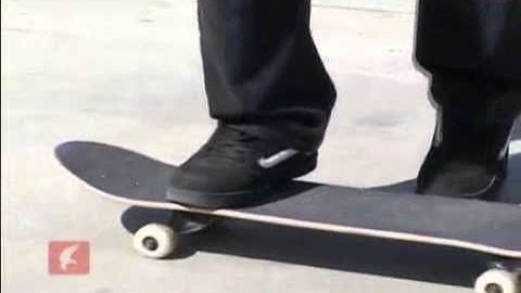 Skateboard Stance: Goofy Foot vs. Regular Foot