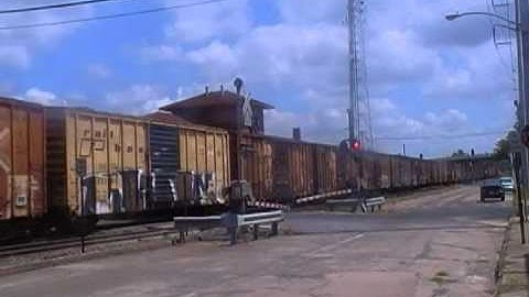 UP 5881, with CSX, Railbox Boxcar train