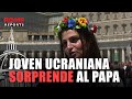 Olena, la joven militar ucraniana que regaló su muleta a León XIV
