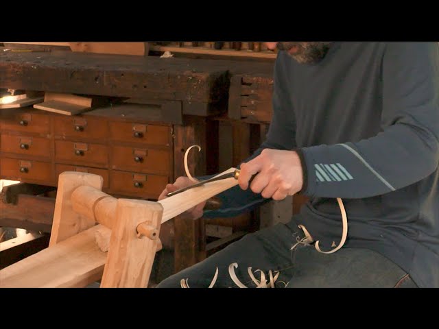 Making Dowels/Pegs - Green Woodworking 