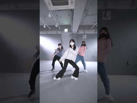 [TD STUDIO] <strong>KARA</strong> (<strong>카라</strong>) &amp;#39;WHEN I MOVE&amp;#39; /#shorts