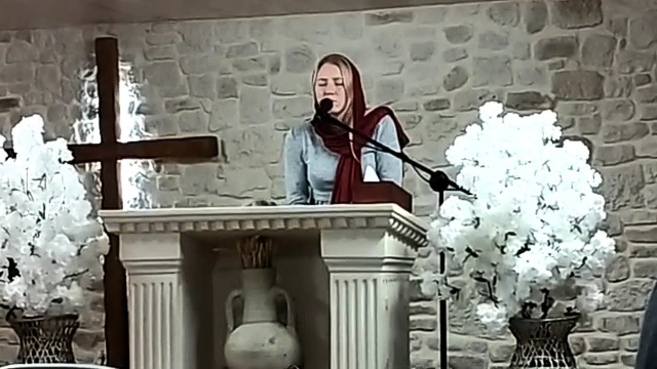 SARAH Cantique Vie et Lumière - Notre sauveur est venu (mannouche/ Français)