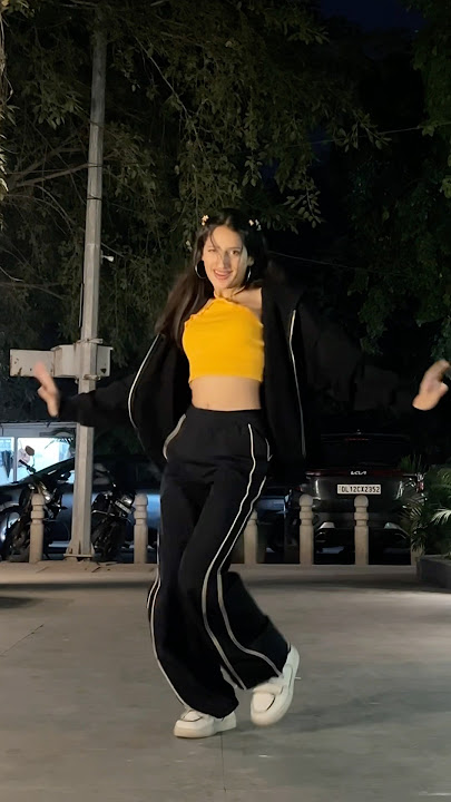 Dil mundeya de kill kardi? 🧚🏻‍♀️ | Kanishtha Sharma | #dance #viraldance