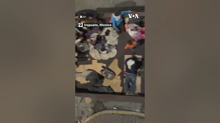 Migrants Hope to Reach US Pass Through Mexico By Train | VOA News #shorts