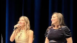 Kat McPhee and sister Adriana sing &#39;Sisters&#39; from White Christmas