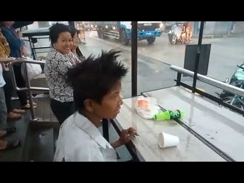 may nakasabay sa pagsilong sa ulan mga buddy