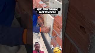 Cara kunci papan bekisting pakai pasak kayu #shorts #craft #diy #pertukangan #konstruksi