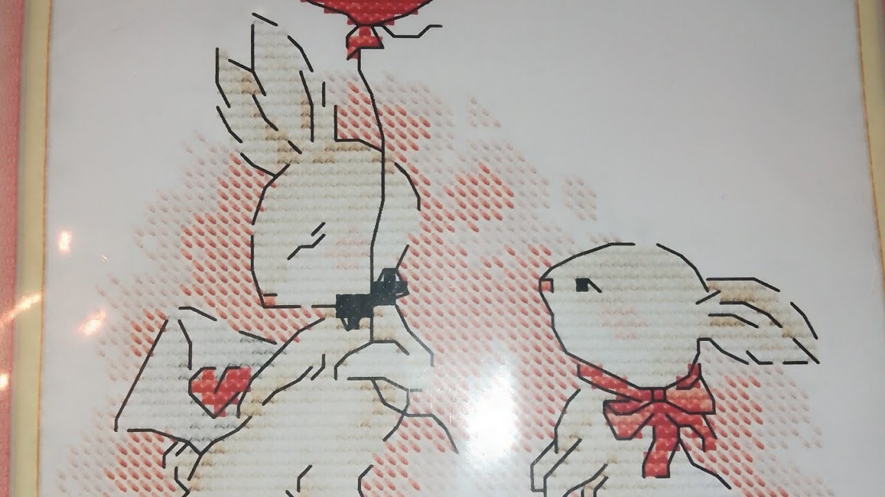 On brode ensemble.les petit lapin amoureux 