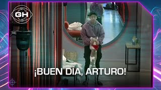 Se despertó el Chino acompañado de Arturo ❤  Gran Hermano