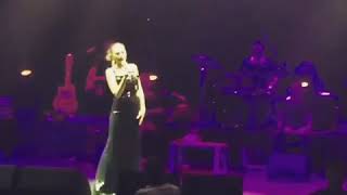 Yıldız Tilbeye Sahnede Evlilik Teklifi Geldi