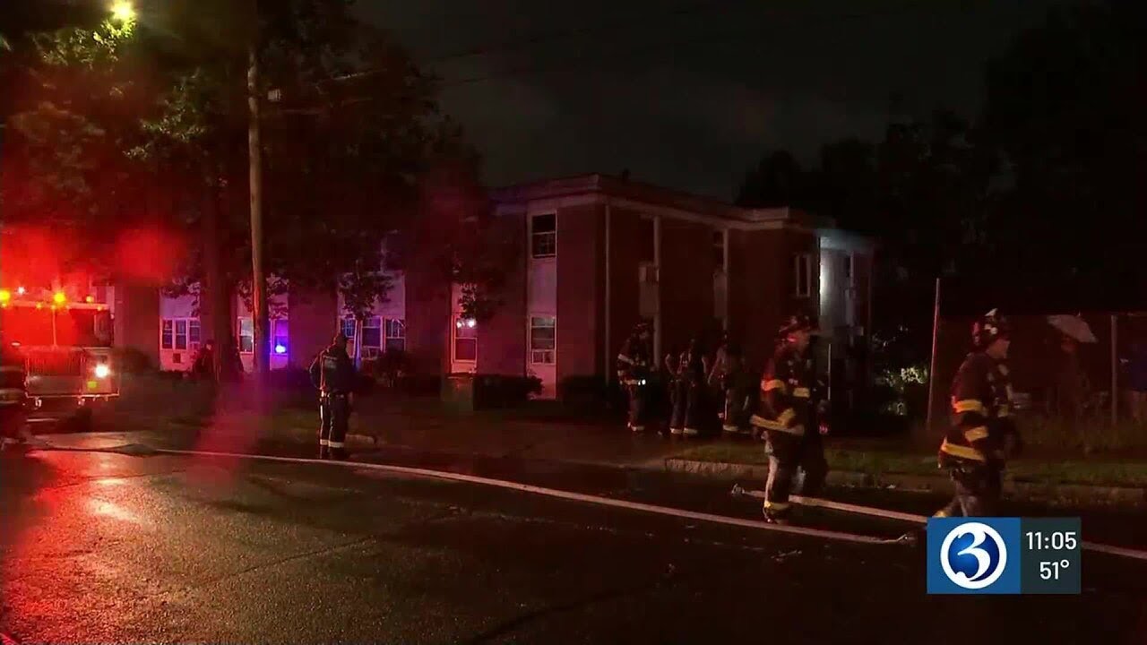 Residents displaced by apartment building fire in New Haven - YouTube