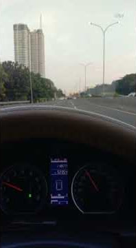 Story' WA IG bawa mobil pagi hari
