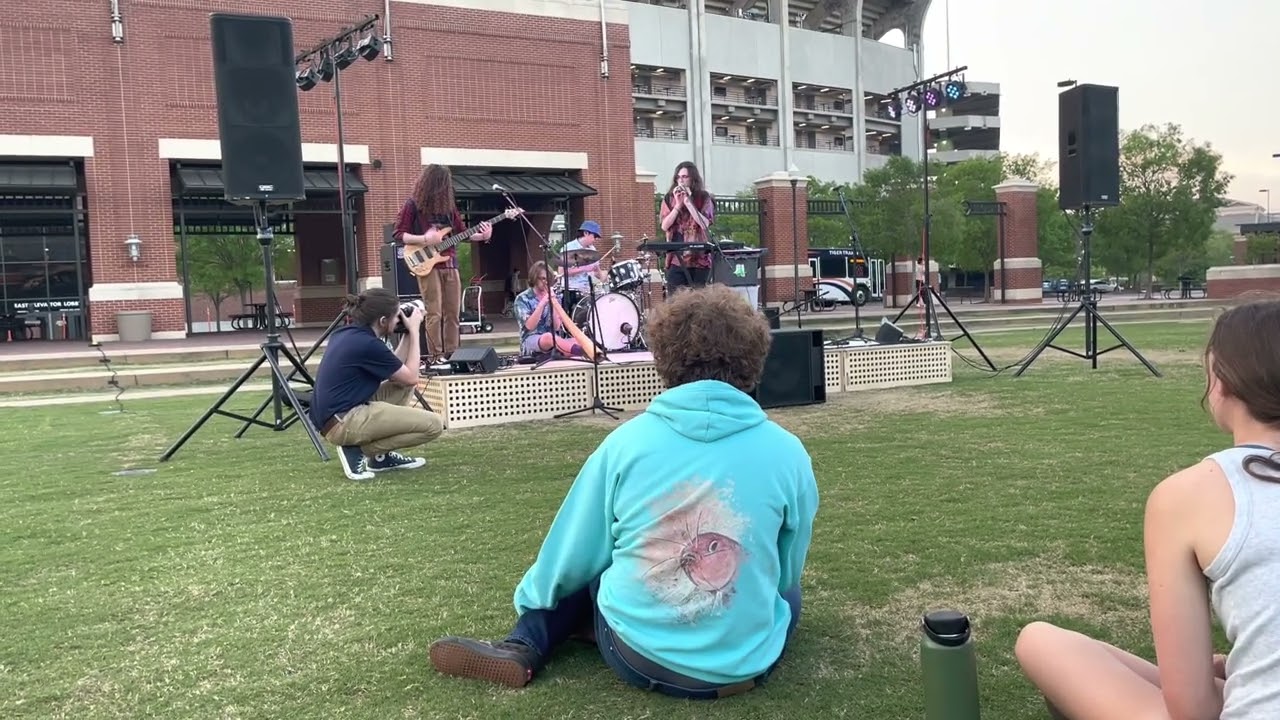 Didgeridoo Jam by Bruh Collective