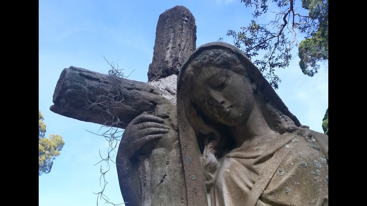 Creepy Oaklawn Cemetery