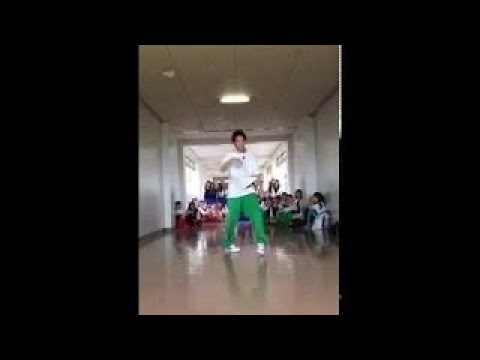 『神ダンス』iPhoneの着信音でダンスする高校生がすごすぎる‼