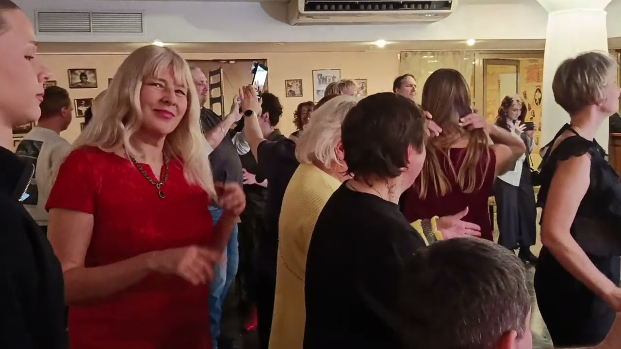 Целуй   Целуй