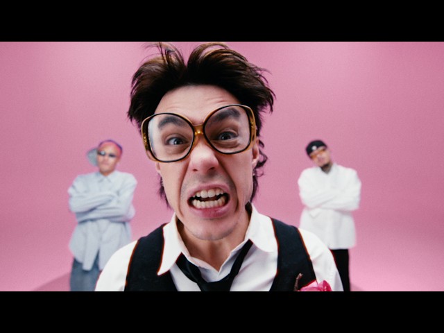 PEE CLOCK - รักชักกระตุก ft. YOUNGOHM (Official Video)