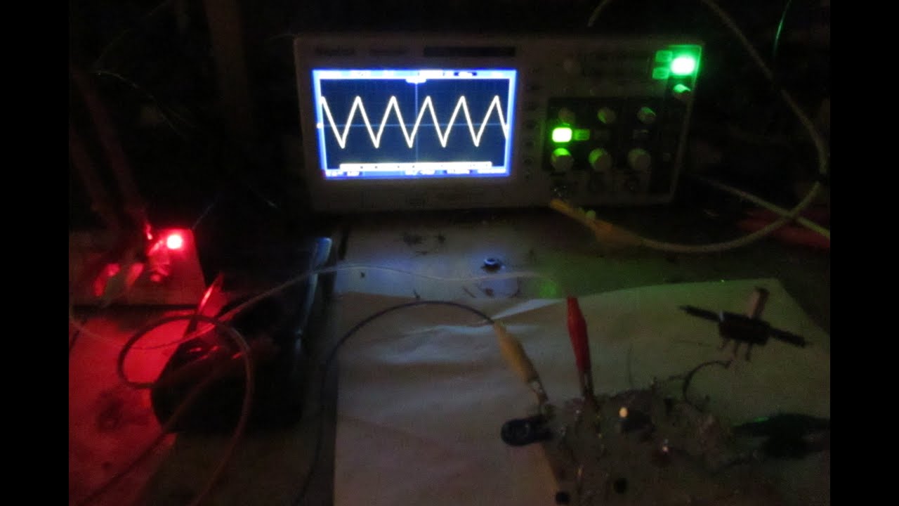 1970s squarewave/triangle wave oscillator: 50 Hz-1MC the original
